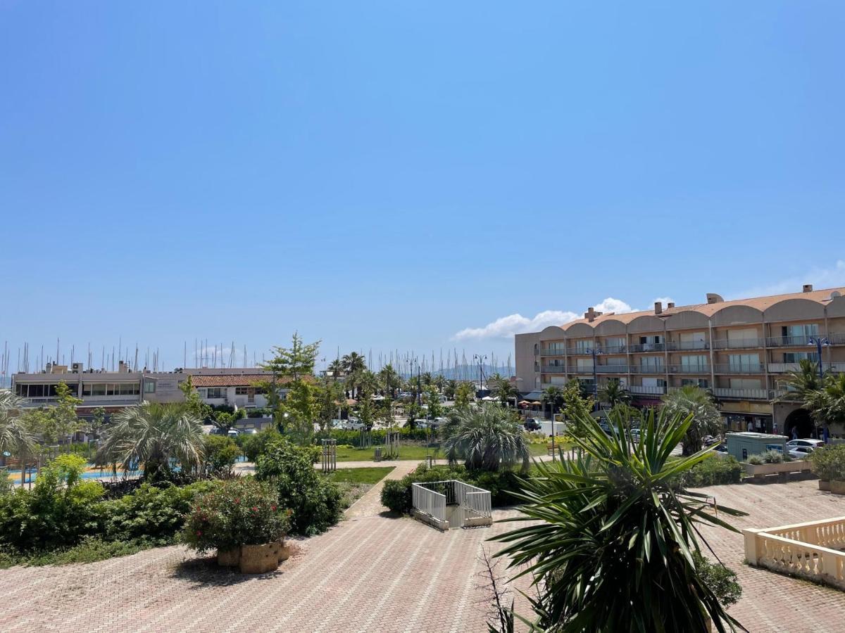 Holidays Hyeres Exterior photo